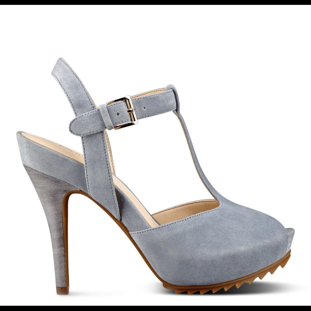 NEW Nine West Baby Blue Suede Heels